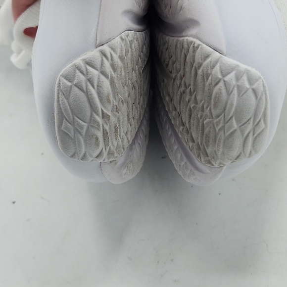 Varsity Spirit Phantom Cheer Shoes Ultra Lightweight Superior Grip In White 10 - Picture 12 of 16